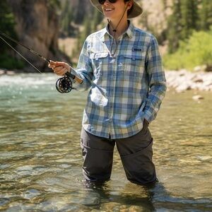 Columbia PFG Super Bahama Long Sleeve Fishing Shirt Blue Plaid Women’s Size M